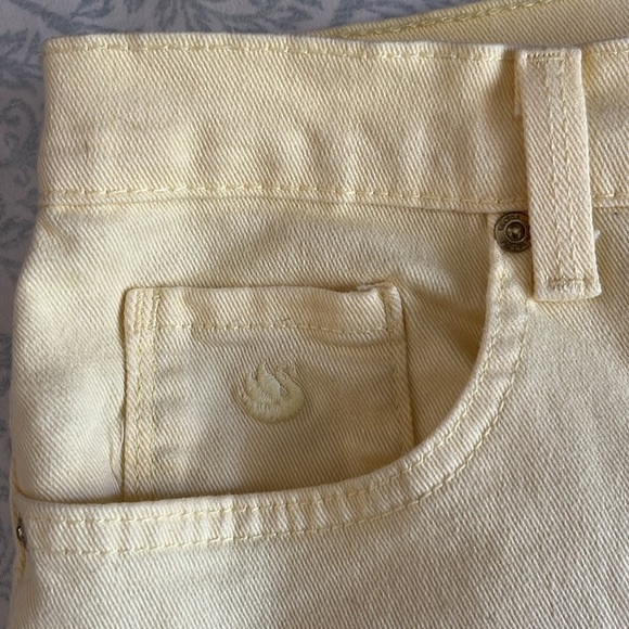 Gloria Vanderbilt Amanda Jeans Butter Yellow size 8 Perfect for Spring - Picture 3 of 7